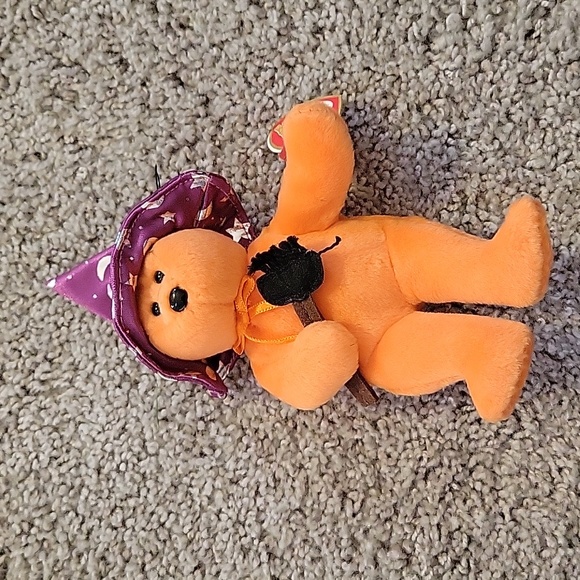 Halloweenie Beanies - Picture 4 of 9